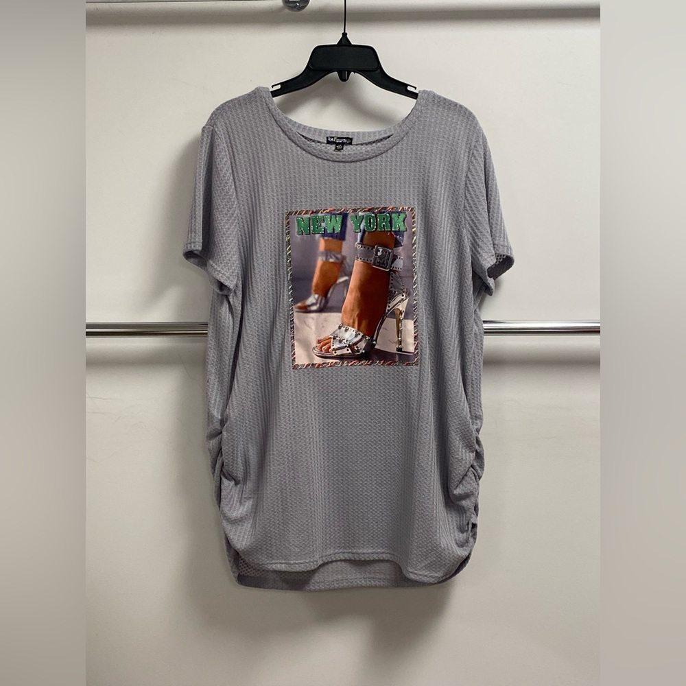 Short Sleeve Side Cinch Waffle Top w) New York patch (NEW)
